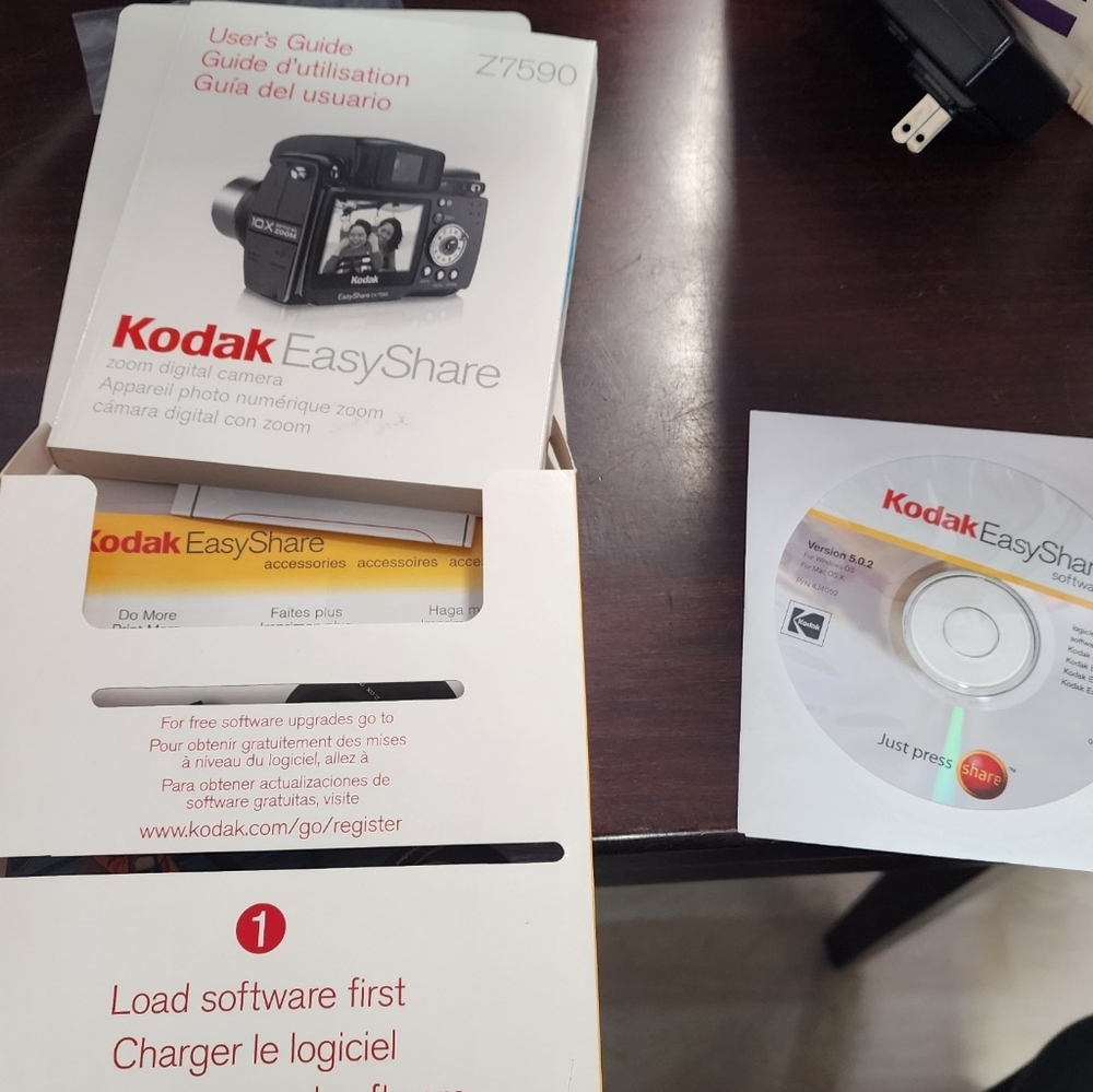 Kodak EasyShare Z7590 Black Digital Camera - 10X Zoom, 5.0 MP - Picture 4 of 16